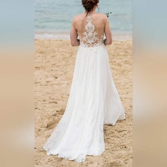 Allure Bridals wedding dress - Picture 6 of 9